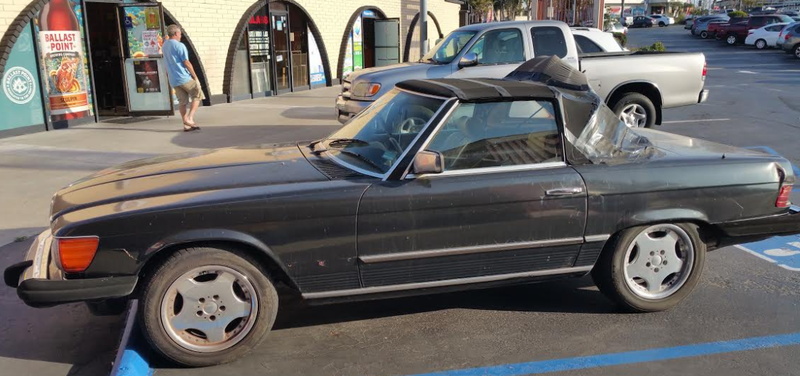 Illustration for article titled This DIY Convertible Top Fix Looks Like Mary Poppins Died In A Mercedes